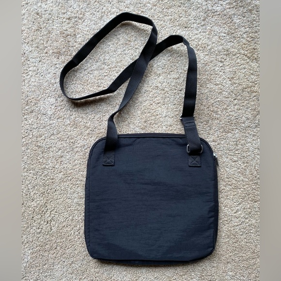 Baggallini Crossbody Bag - Picture 2 of 13